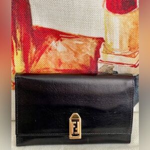 ⭐️COA⭐️FENDI Classy & Gorgeous mid-size wallet♠️Black/Gold♠️Vintage 💯 Authentic